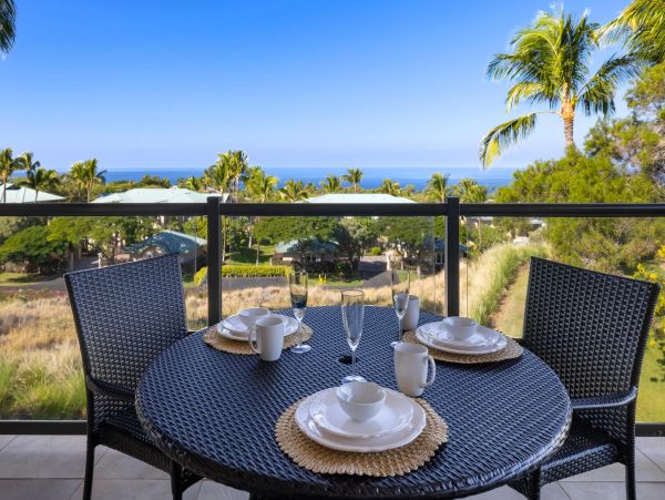 Luxury 2 Bedroom Vacation Condo with Panoramic Ocean Views