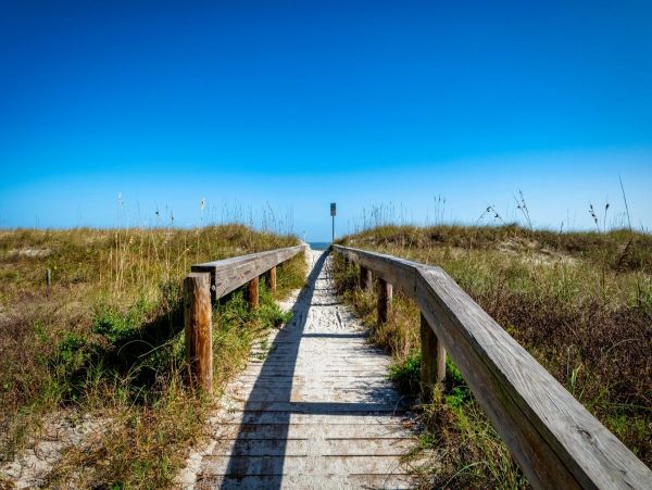 Modern & Comfortable 3 Bedroom Cottage in Jacksonville Beach