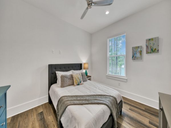 Miramar Vacation Home Four Bedroom Walk to Beach