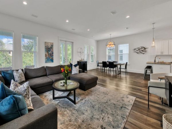 Miramar Vacation Home Four Bedroom Walk to Beach
