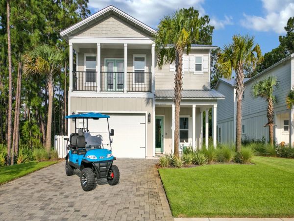 Miramar Vacation Home Four Bedroom Walk to Beach