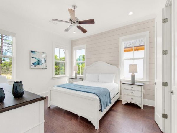 Beautiful 5 Bedroom Home with Private Pool