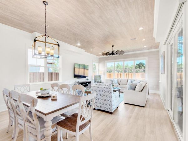Beautiful 5 Bedroom Home with Private Pool