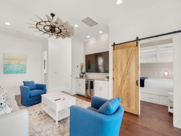 Beautiful 5 Bedroom Home with Private Pool