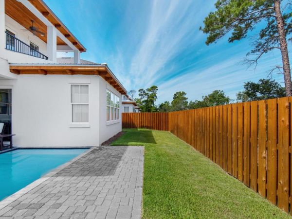 Beautiful 5 Bedroom Home with Private Pool
