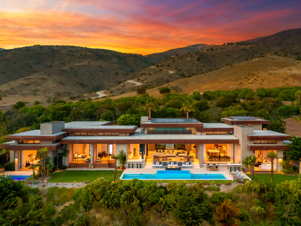 Luxury 6 Bedroom Home with Full Ocean View