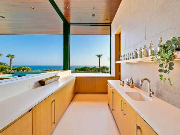 Luxury 6 Bedroom Home with Full Ocean View