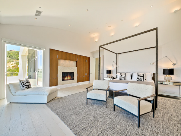 Malibu Luxury Villa with 6 Bedrooms & Private Pool