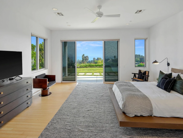 Malibu Luxury Villa with 6 Bedrooms & Private Pool