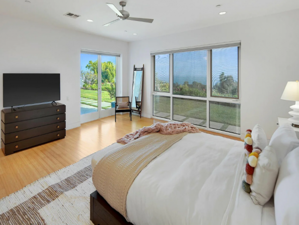 Malibu Luxury Villa with 6 Bedrooms & Private Pool