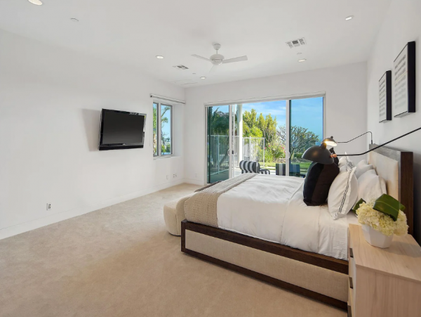 Malibu Luxury Villa with 6 Bedrooms & Private Pool