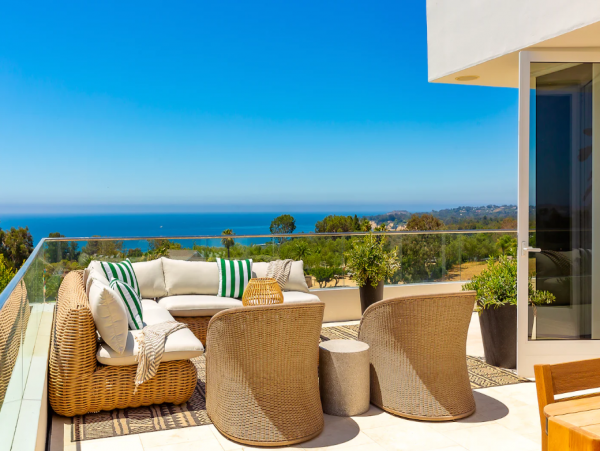 Malibu Luxury Villa with 6 Bedrooms & Private Pool