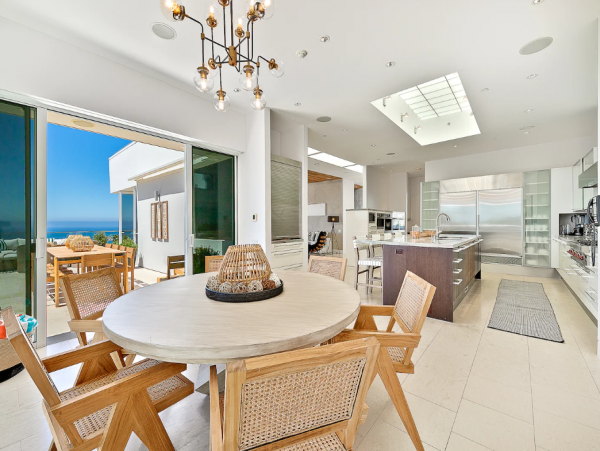 Malibu Luxury Villa with 6 Bedrooms & Private Pool