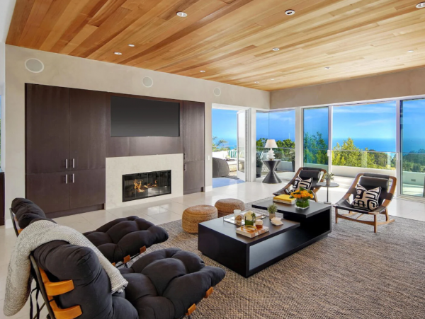 Malibu Luxury Villa with 6 Bedrooms & Private Pool