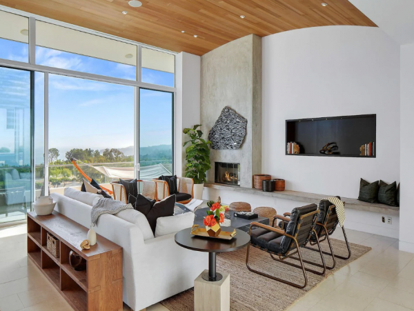 Malibu Luxury Villa with 6 Bedrooms & Private Pool