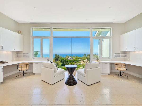 Malibu Luxury Villa with 6 Bedrooms & Private Pool