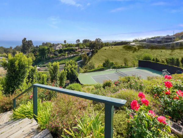 Malibu Luxury Villa with 6 Bedrooms & Private Pool