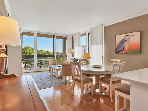 Relaxed Elegance with Sunset Views on Longboat Key