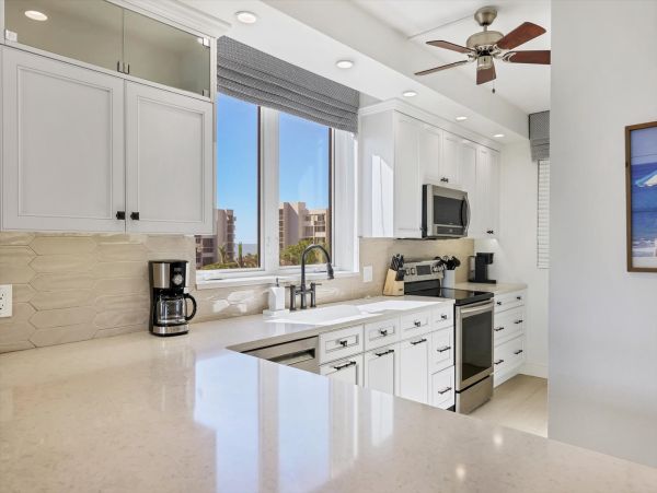Relaxed Elegance with Sunset Views on Longboat Key