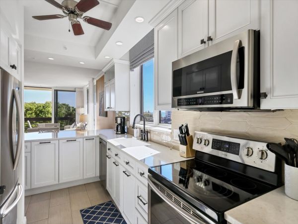 Relaxed Elegance with Sunset Views on Longboat Key
