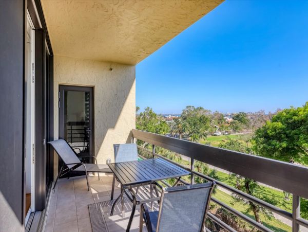 Relaxed Elegance with Sunset Views on Longboat Key