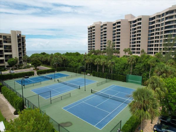 Relaxed Elegance with Sunset Views on Longboat Key