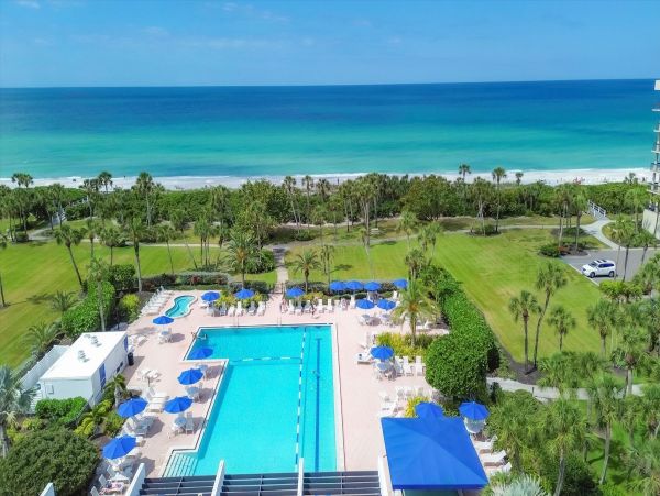Relaxed Elegance with Sunset Views on Longboat Key
