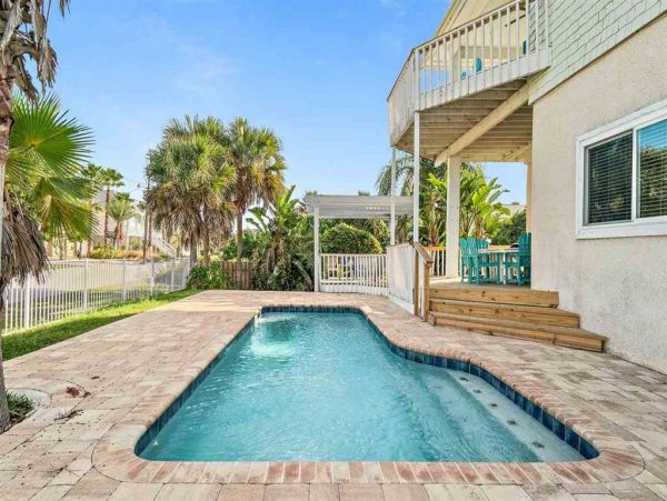 St. Augustine 5 Bedroom Vacation Pool Home Steps from Beach