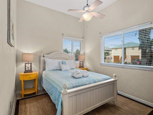 St. Augustine 5 Bedroom Vacation Pool Home Steps from Beach