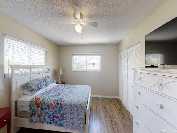 St. Augustine 5 Bedroom Vacation Pool Home Steps from Beach