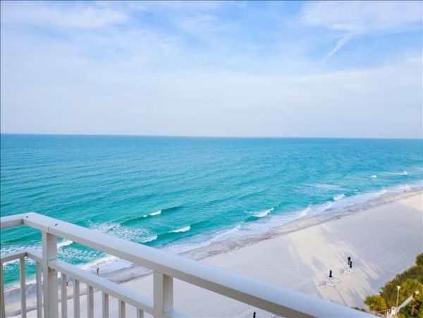 On Beach 2 Bedroom Vacation Condo in Longboat Key Great Views