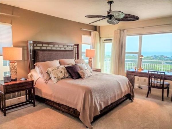 On Beach 2 Bedroom Vacation Condo in Longboat Key Great Views