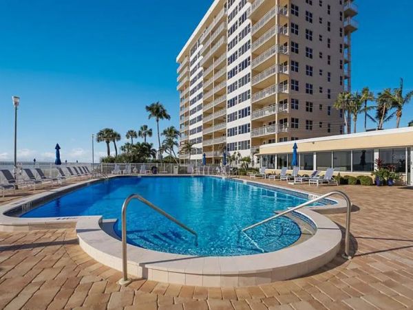 On Beach 2 Bedroom Vacation Condo in Longboat Key Great Views