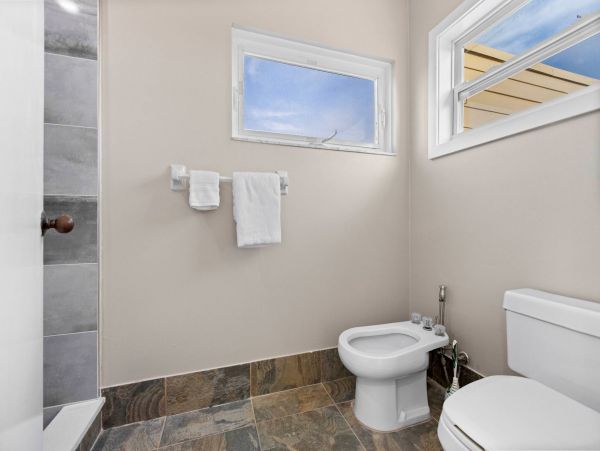 One bedroom 2 bath Townhome a mile from Beach Access at Tennis resort