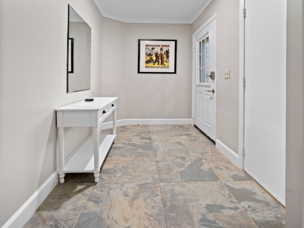 One bedroom 2 bath Townhome a mile from Beach Access at Tennis resort