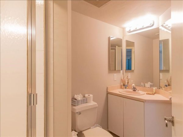 Charming Marco Island Beachfront Condo with 2 Bedrooms