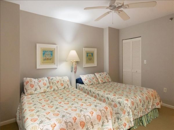 Charming Marco Island Beachfront Condo with 2 Bedrooms