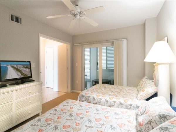 Charming Marco Island Beachfront Condo with 2 Bedrooms