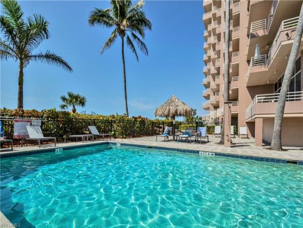 Charming Marco Island Beachfront Condo with 2 Bedrooms