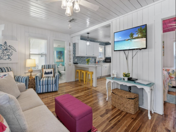 Beautiful Cottage Three Houses Back From Beach in Anna Maria