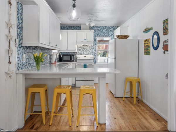 Beautiful Cottage Three Houses Back From Beach in Anna Maria