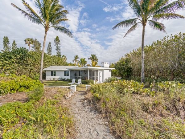 Gulfside Drive Beach house at North end of LBK