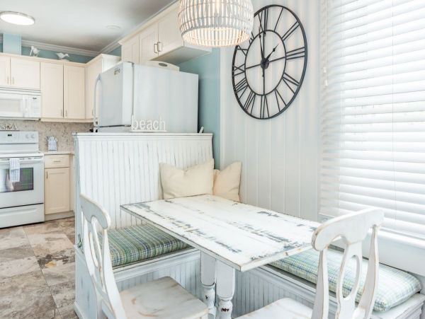 Anna Maria Walk to Beach Two Bedroom Vacation Condo