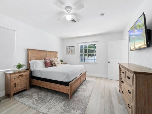 Luxury Vacation Home in Marco Island with Private Pool & SPA