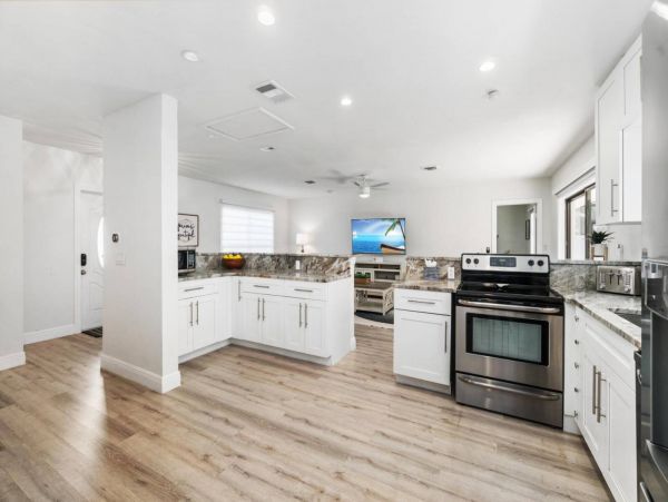 Luxury Vacation Home in Marco Island with Private Pool & SPA