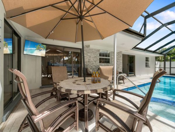 Luxury Vacation Home in Marco Island with Private Pool & SPA