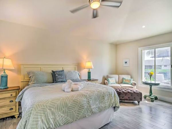 Canalfront Luxury Vacation Home in Cape Coral with Pool & Dock