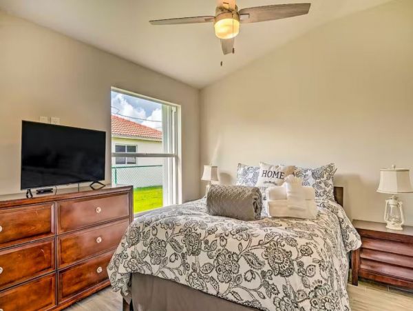 Canalfront Luxury Vacation Home in Cape Coral with Pool & Dock