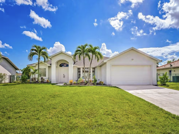 Canalfront Luxury Vacation Home in Cape Coral with Pool & Dock