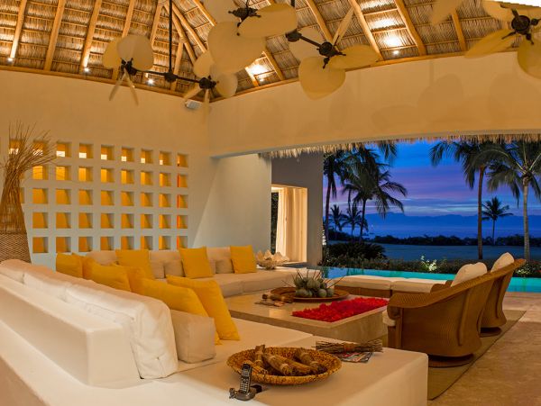 Luxury Vacation Villa with 5 Bedrooms in Punta Mita